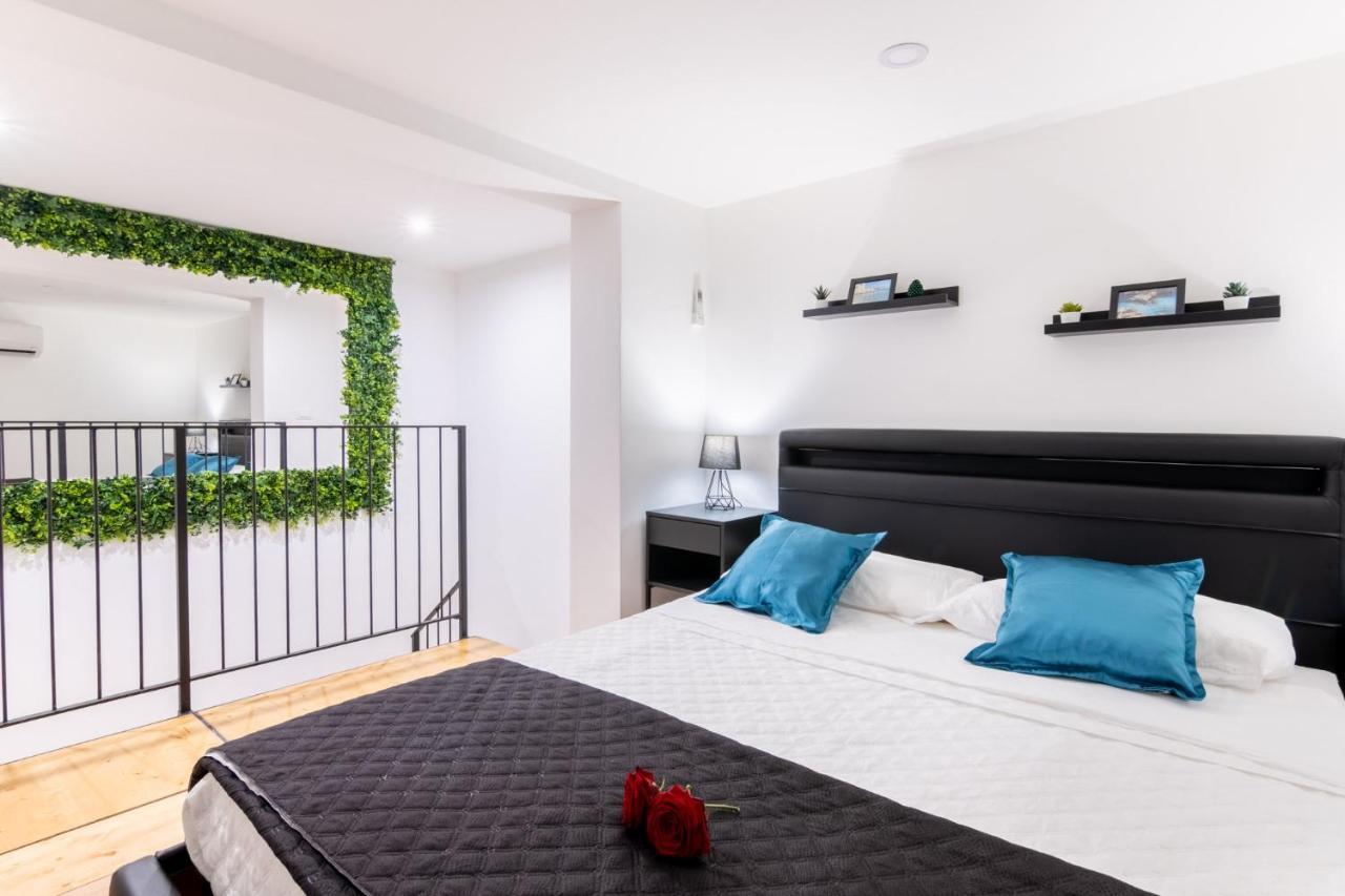 Principe Di Villafranca Suite ปาแลร์โม ภายนอก รูปภาพ
