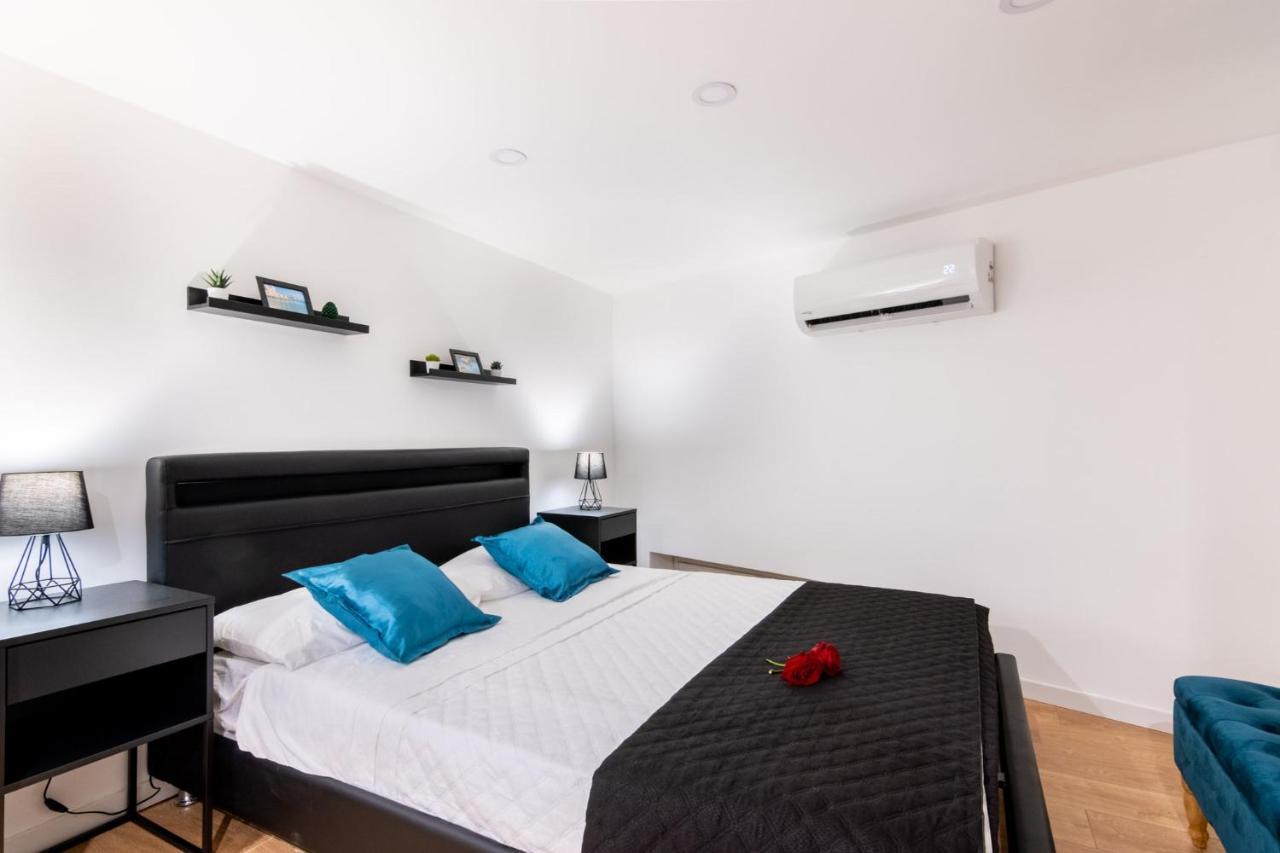 Principe Di Villafranca Suite ปาแลร์โม ภายนอก รูปภาพ